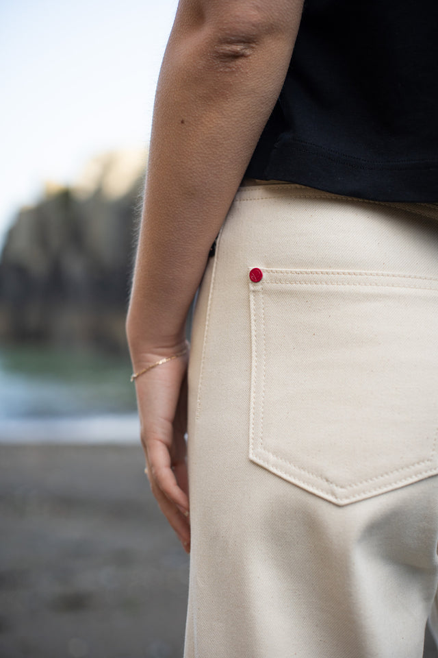 The Eira - Straight Fit - Ecru One Wash.